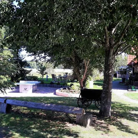 Wunderschoene In Mit Grill, Pool Und Garten Sehlen